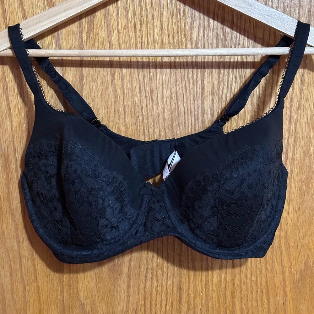 Victoria’s Secret lined Demi 36‎ DD black lacy underwire bra